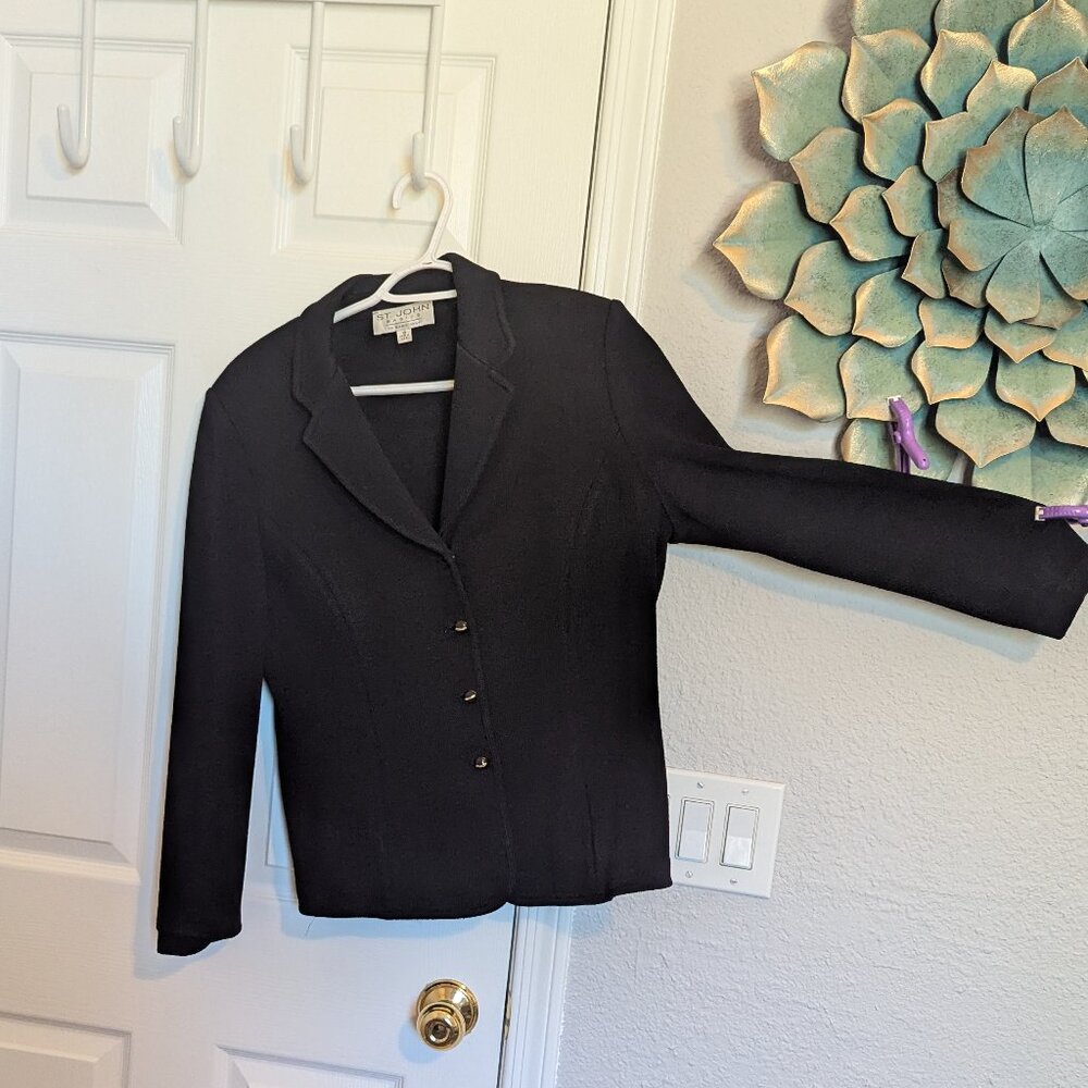 St. John Black Tailored Blazer | 10 | Made in USA | EUC | Quiet Luxury Classic - Picture 1 of 9